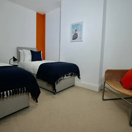 Spacious Two-Bedrooms House, Private Parking, Contractors, Relocators Oxford Esterno foto