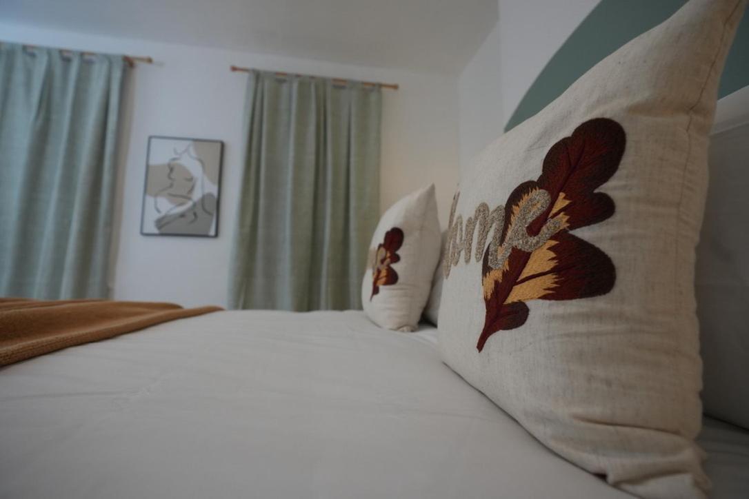 Spacious Two-bedrooms House, Private Parking, Contractors, Relocators Vakantiehuis *