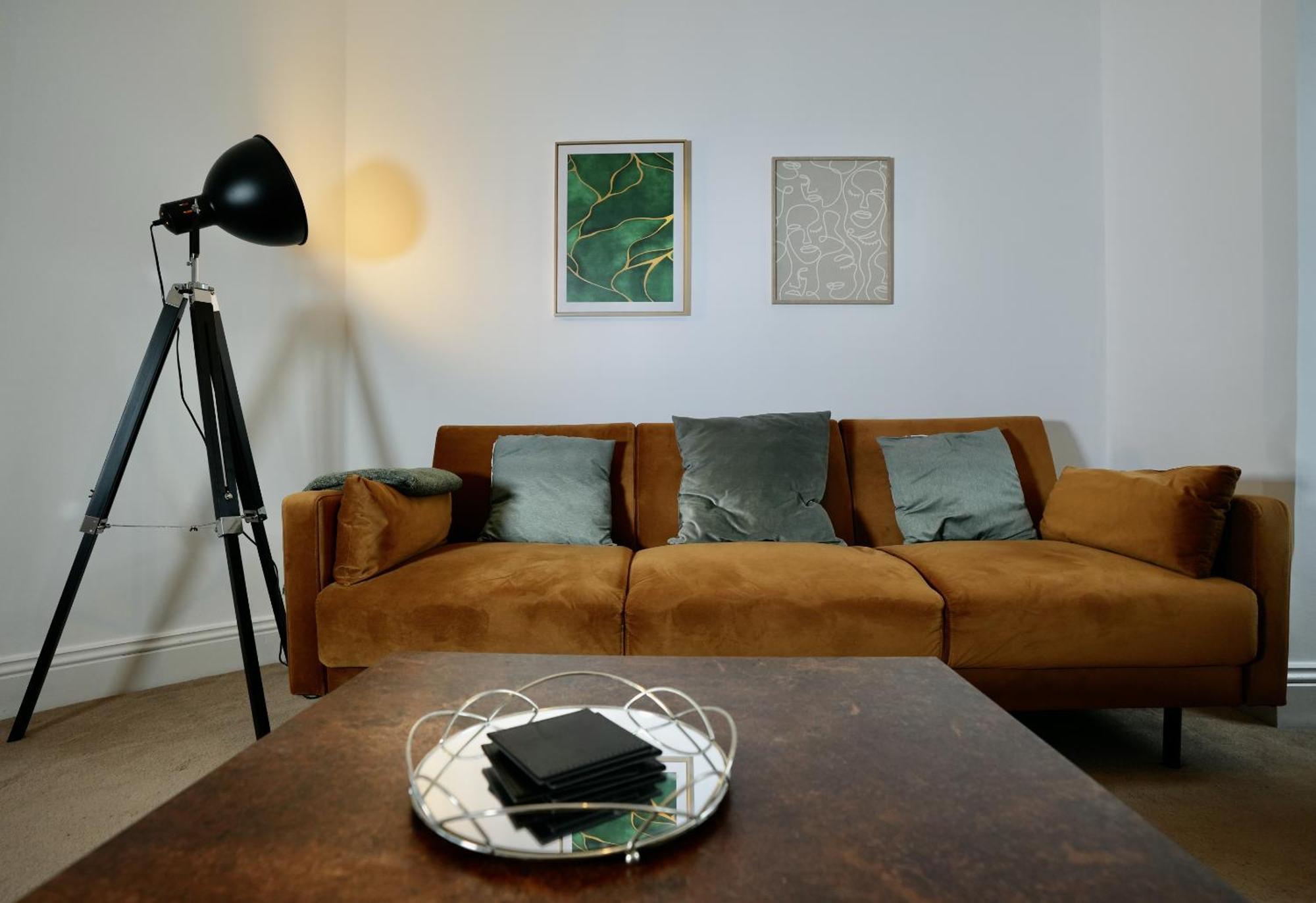 Casa vacanze Spacious Two-bedrooms House, Private Parking, Contractors, Relocators